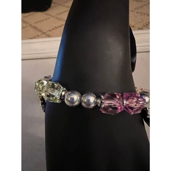 Flowers & butterfly bead charm bracelet - Picture 7 of 9